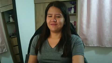 Olivia online show from 04/20/26, 12:08