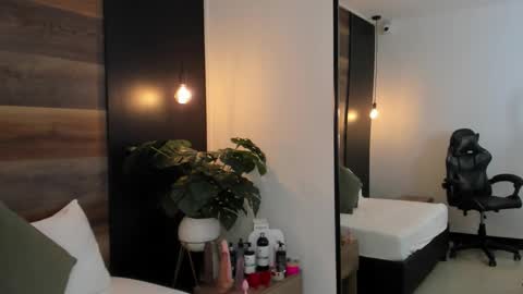 olivia_willoow online show from 03/05/26, 02:18