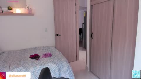 Olivia   40 off online show from 10/31/25, 03:24