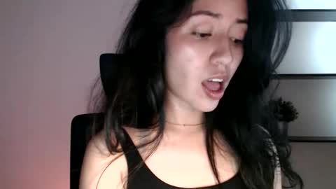 oliviaaa__ online show from 11/07/25, 08:20