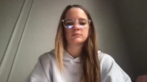 oliviaaraee online show from 02/05/26, 06:12