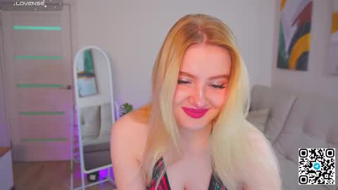 Olivia online show from 09/14/25, 02:11