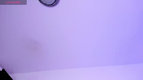 OLIVIA online show from 01/07/25, 01:06