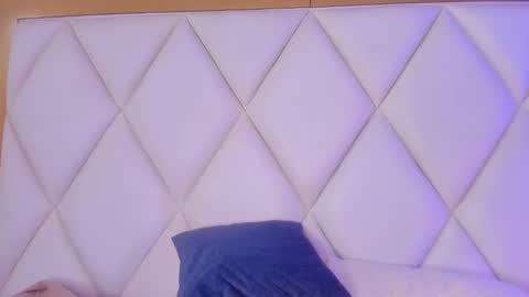 OLIVIA online show from 02/16/25, 07:05