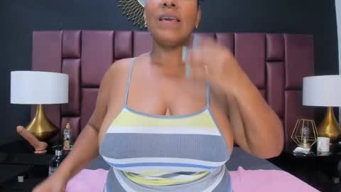 Snapshot of oliviaburningmilf chatting on 04/21/26, 01:42 Olivia Burning online show from 04/21/26, 01:42