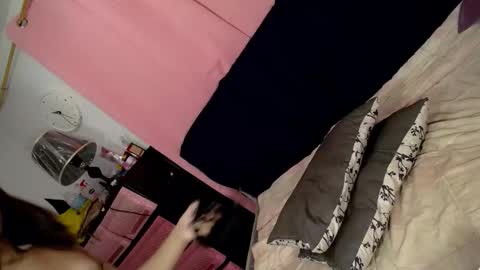 OLIVIA online show from 12/05/25, 09:00