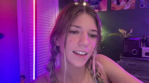 Olivia online show from 12/04/24, 03:48