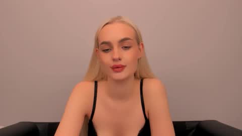 oliviaBeauty online show from 12/01/25, 07:30