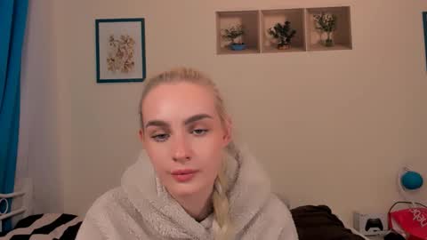 oliviaBeauty online show from 04/19/26, 05:34