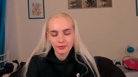 oliviaBeauty online show from 04/20/26, 06:53