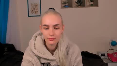 oliviaBeauty online show from 04/25/26, 01:36