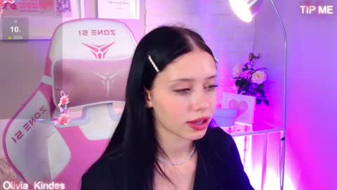 Olivia online show from 09/17/25, 05:47