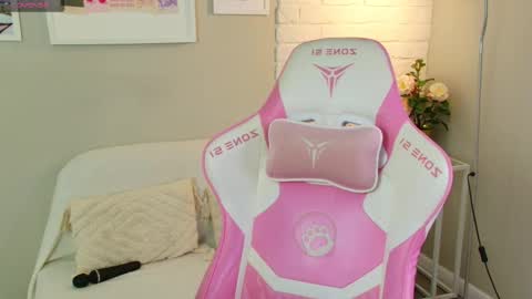 Olivia online show from 10/08/25, 05:10