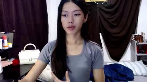 oliviaknightx online show from 02/08/26, 02:42