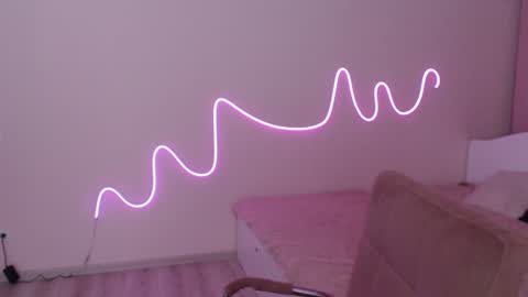 Snapshot of olivialimm chatting on 12/02/24, 04:31 Olivia online show from 12/02/24, 04:31