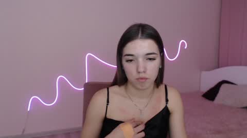 Snapshot of olivialimm chatting on 12/04/24, 08:29 Olivia online show from 12/04/24, 08:29