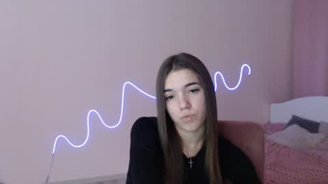 Snapshot of olivialimm chatting on 12/11/24, 06:31 Olivia online show from 12/11/24, 06:31