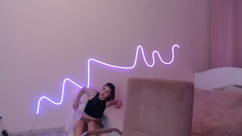 Snapshot of olivialimm chatting on 01/09/25, 09:37 Olivia online show from 01/09/25, 09:37