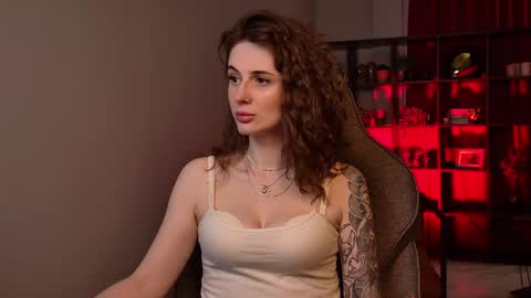 Snapshot of oliviamcclean chatting on 05/27/26, 01:02 Liv online show from 05/27/26, 01:02