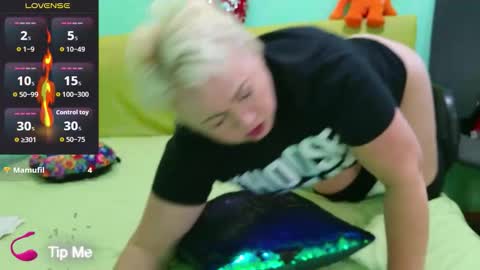 oliviaparadise online show from 11/06/25, 02:18