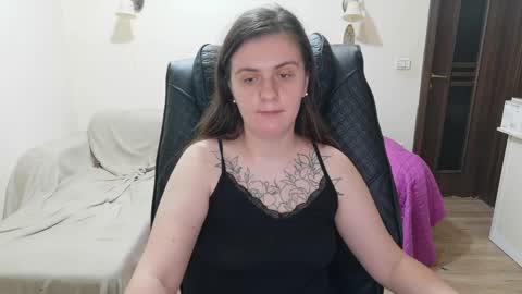 Snapshot of oliviasager chatting on 06/07/26, 01:10 Mistress Olivia online show from 06/07/26, 01:10