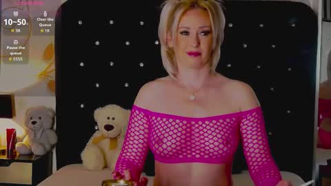 Olivia online show from 04/16/26, 09:26