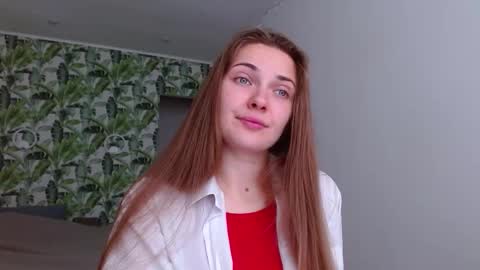 Olivia online show from 10/08/25, 04:32