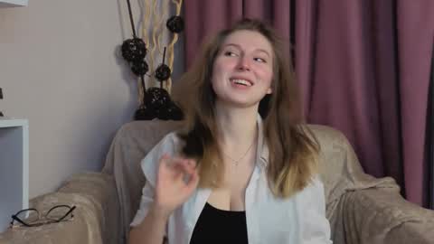 Kylie online show from 11/17/25, 06:14