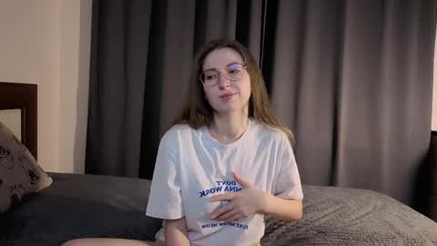 Kylie online show from 12/17/25, 06:14