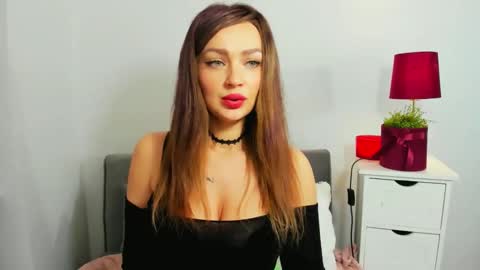 OliviaWomen online show from 12/04/24, 04:05