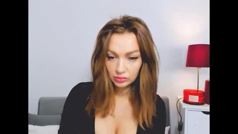 OliviaWomen online show from 12/22/24, 06:06