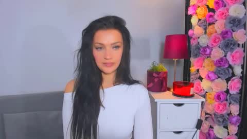 OliviaWomen online show from 11/11/25, 09:31