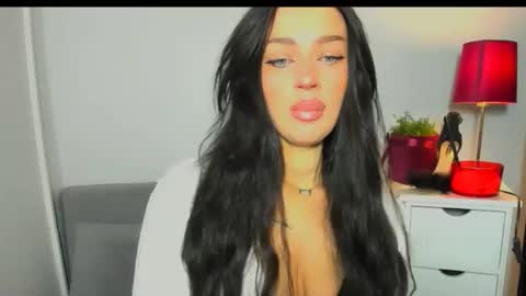 OliviaWomen online show from 02/09/26, 07:23