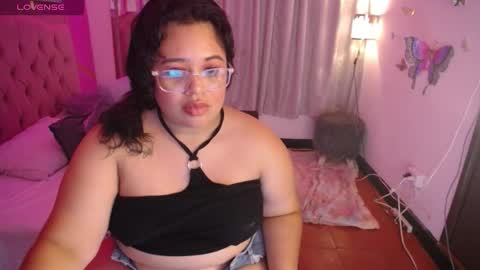 oliviia_cute online show from 10/10/25, 04:33