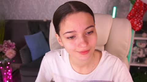 Olivia online show from 12/31/24, 07:10