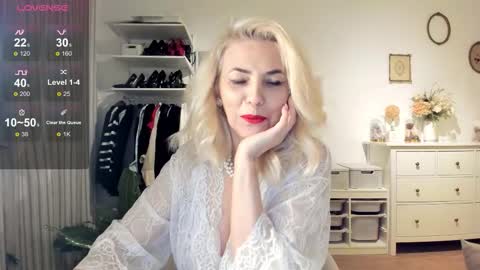 ollalla7 online show from 10/05/25, 04:49