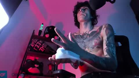     online show from 03/05/25, 06:12