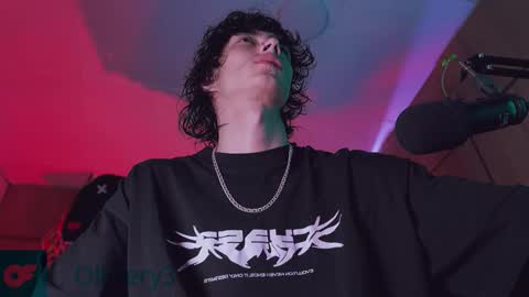     online show from 10/13/25, 06:46