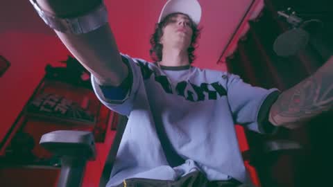     online show from 04/18/26, 12:36