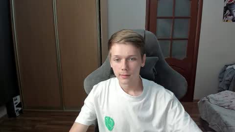 Oliver and Mira online show from 10/17/25, 08:44