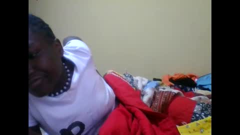 olwami3 online show from 10/18/25, 04:04
