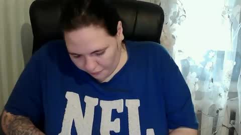 Snapshot of olyaandnetty chatting on 10/23/25, 12:37 OlyaAndNetty online show from 10/23/25, 12:37