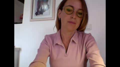 olyra11 online show from 10/14/25, 06:25