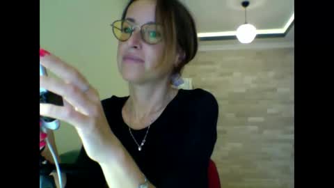 olyra11 online show from 10/22/25, 02:06