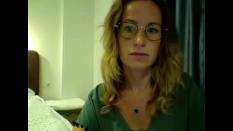 olyra11 online show from 01/11/26, 09:31