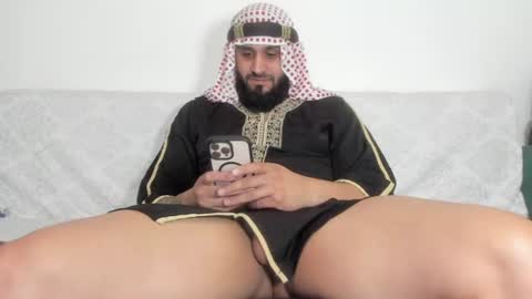Snapshot of omar_xoxo chatting on 06/17/26, 07:00 Omar online show from 06/17/26, 07:00