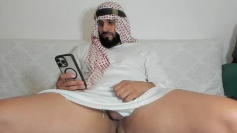 Snapshot of omar_xoxo chatting on 07/08/26, 07:07 Omar online show from 07/08/26, 07:07