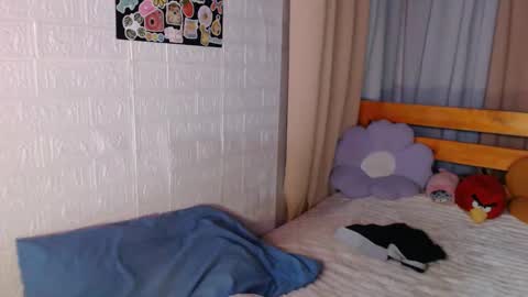 Snapshot of omariaennaid chatting on 05/07/26, 11:54 Angel online show from 05/07/26, 11:54
