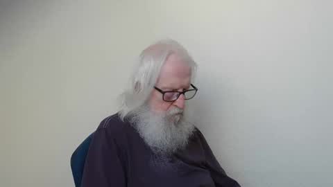 Snapshot of onanister chatting on 04/25/26, 05:21 Somewhere over the rainbow online show from 04/25/26, 05:21