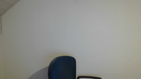 Snapshot of onanister chatting on 04/29/26, 08:04 Somewhere over the rainbow online show from 04/29/26, 08:04
